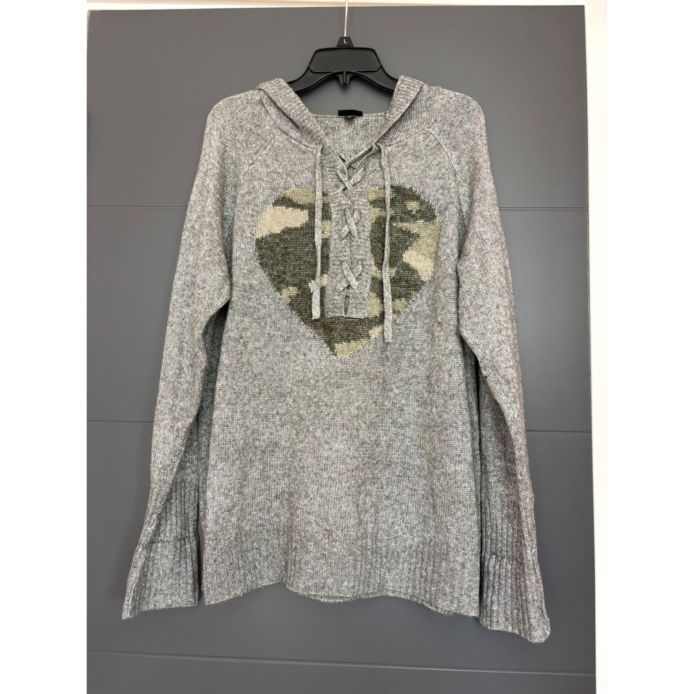 Torrid Gray Camo Heart Lace Up Hoodie Sweater Size 0 L XL